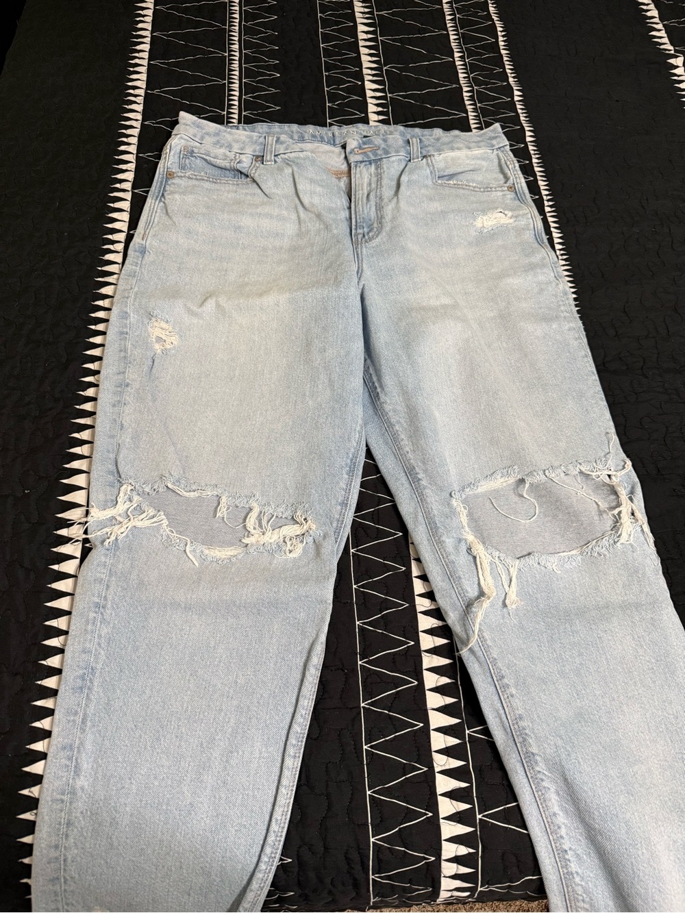 American Eagle Outfitters Light Wash Distressed Boyfriend Jeans